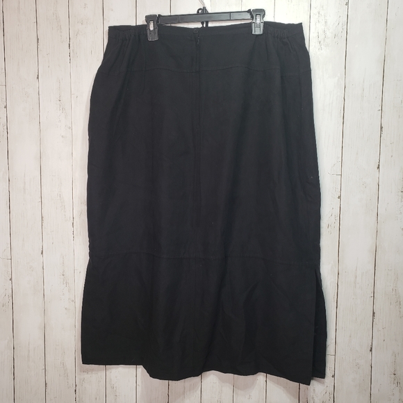 Avenue Black Faux Suede Long Skirt Size 22. Slits - Picture 3 of 6